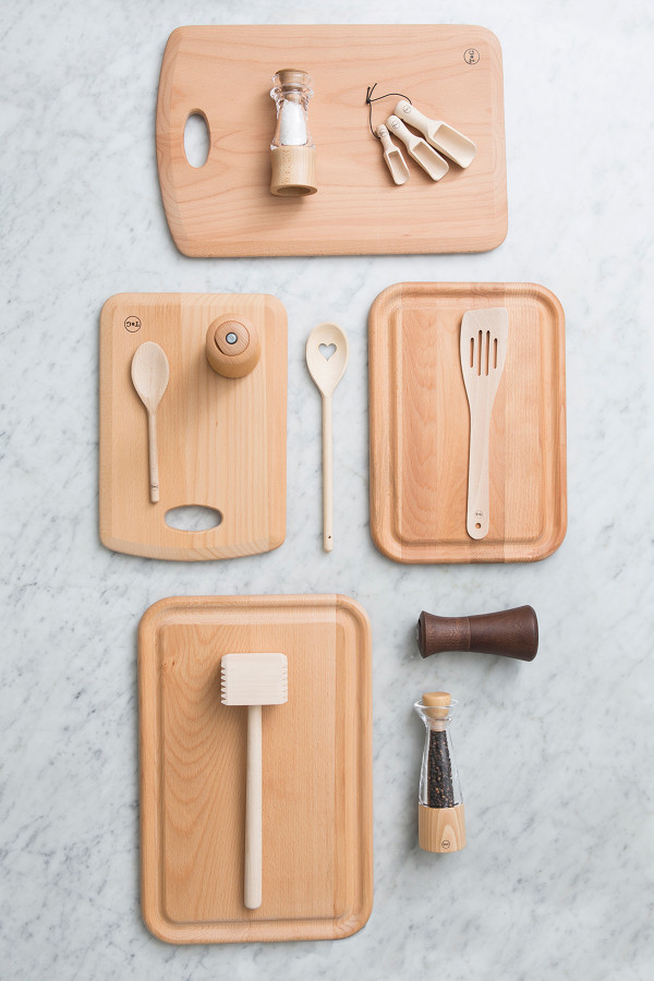 CUTTING BOARD WITH GROOVE 45x30x1,9 cm BEECH WOOD_