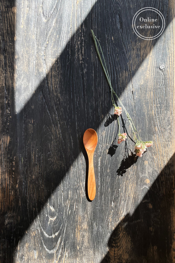 CURVED SPOON, OLIVE WOOD_
