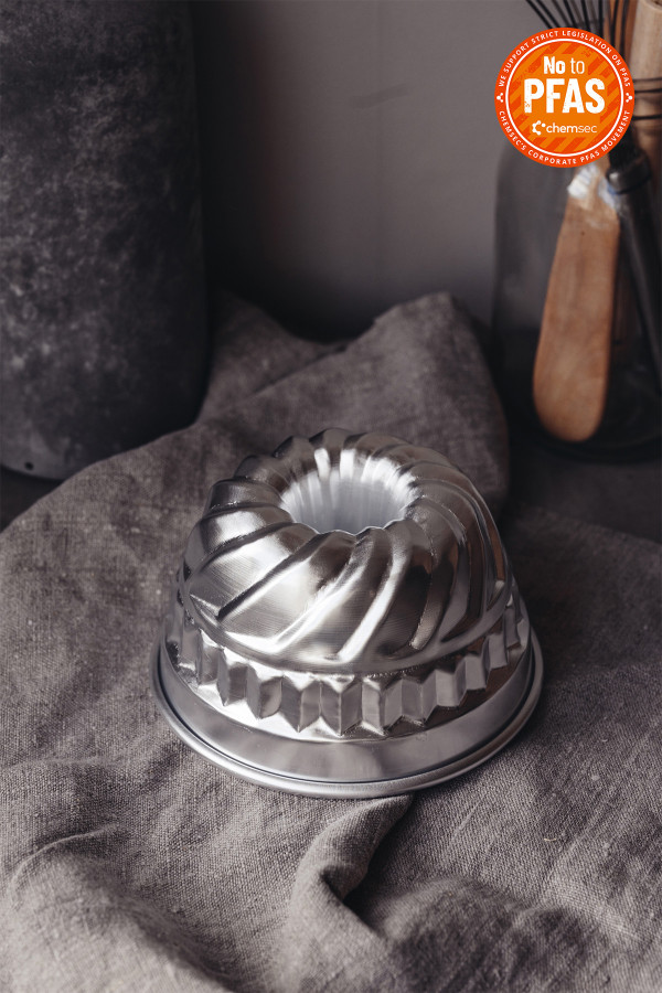 FLUTED CAKE PAN aluminium 14 cm 0,9 L_
