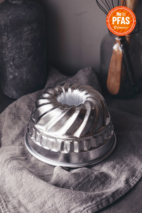 FLUTED CAKE PAN 18cm aluminium_